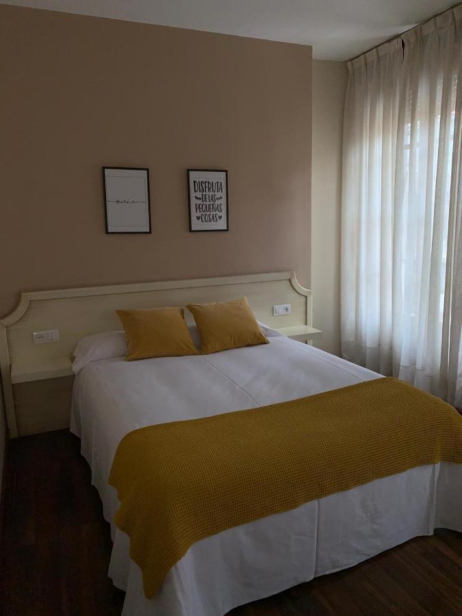 Hotel Los Robles Cangas de Onís Exterior photo